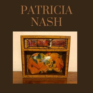 NWB Patricia Nash Capriana Printed Leather Cosmetic Bag Apple Watchband Gift Set